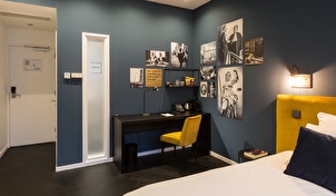Court Room Deluxe